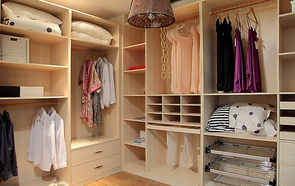 利用純堿(jian)去除衣櫥的臭味(wei)