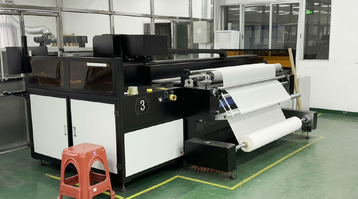 數碼印花(huā)機長時間(jiān)運行如何(hé)确保精度(du)和分辨率(lǜ)?